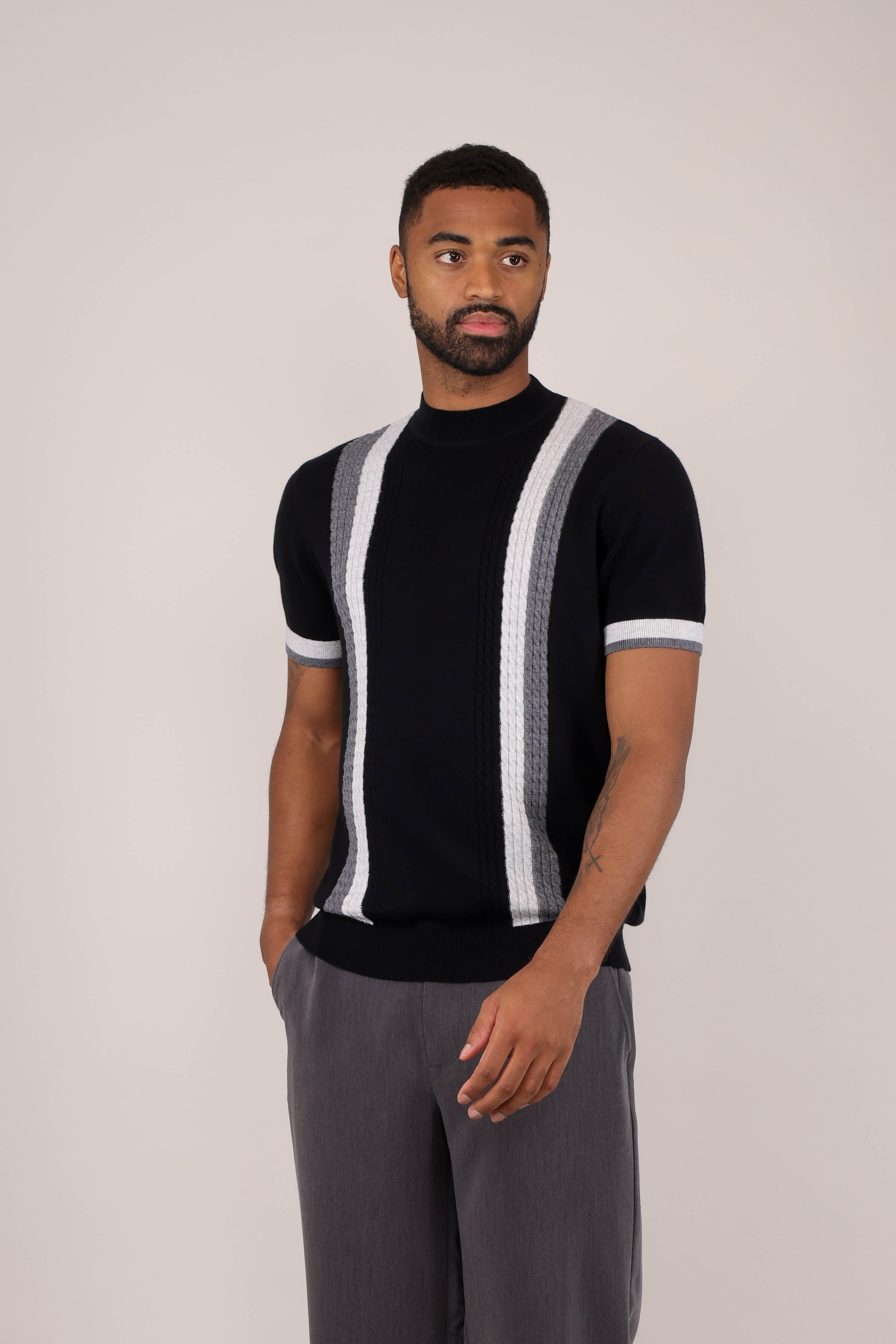 Urban Pioneers Male Duke Tee T-SHIRT BLACK MULTI